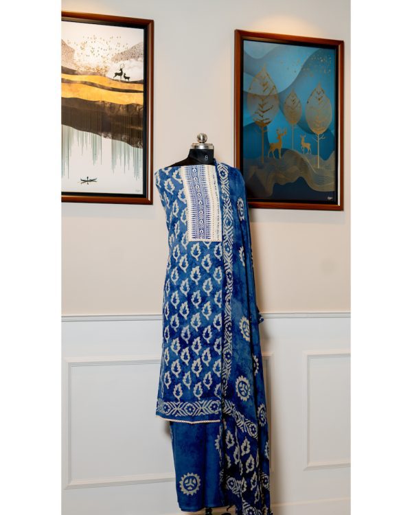 Celestial Indigo – Handwoven Cotton Serenity - Image 4