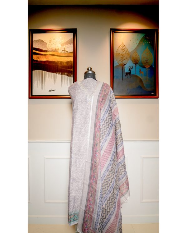 Serene Cascades – Linen Mélange
