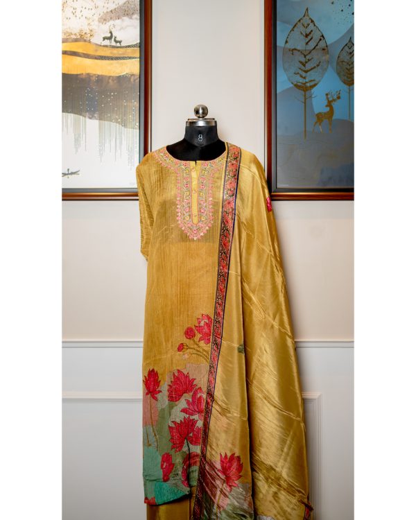 Golden Bloom – Shimmer & Digital Elegance - Image 2