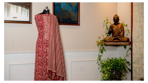 Crimson Heritage – Pure Cotton Elegance - Image 4