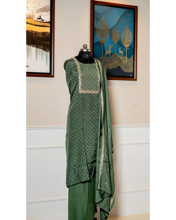 Emerald Enchantment – Hand-Work Muslin Elegance