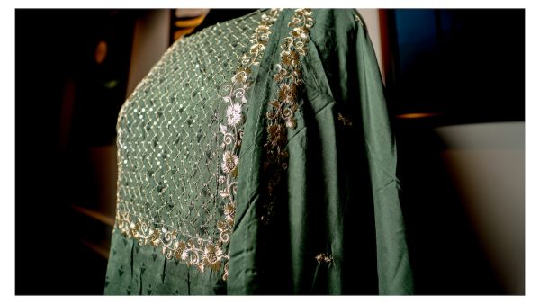 Emerald Enchantment – Hand-Work Muslin Elegance - Image 4