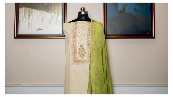 Meadow Mystique – Chikankari Elegance - Image 3