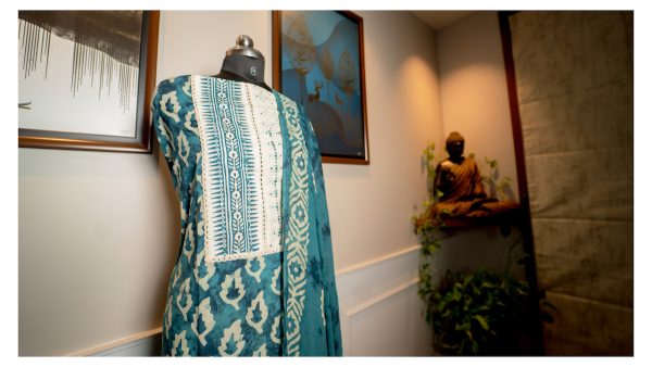 Indigo Serenade – Pure Cotton Artistry - Image 3
