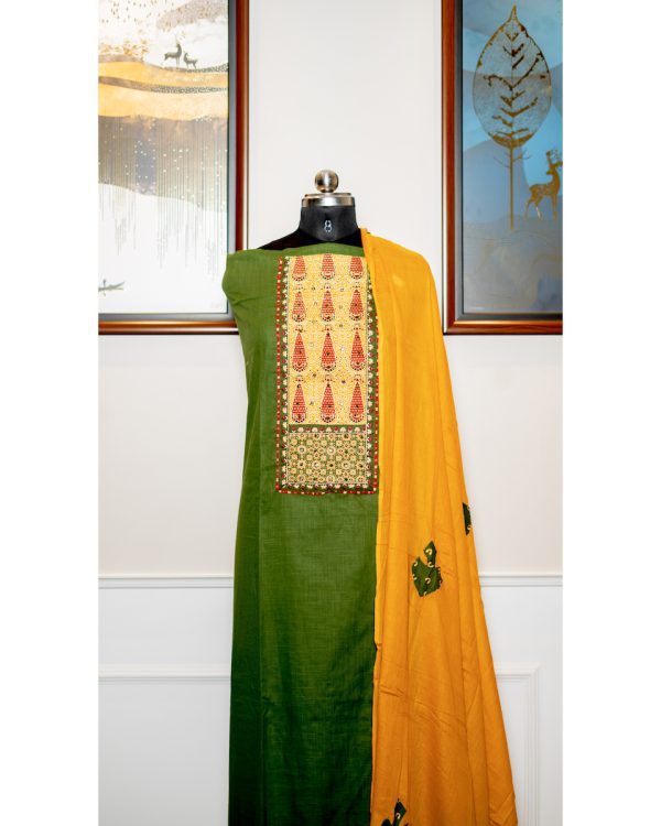Vibrant Verve – Handwoven Cotton Elegance
