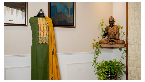 Vibrant Verve – Handwoven Cotton Elegance - Image 4