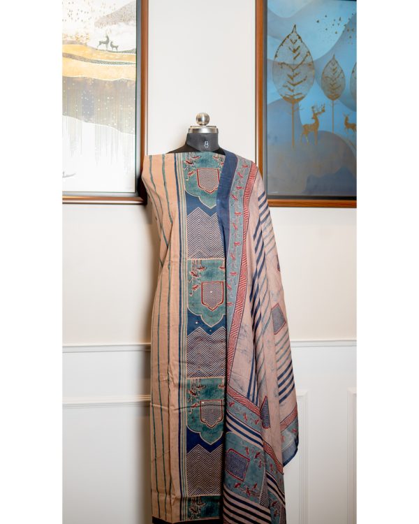 Azure Heritage – Handwoven Cotton Artistry