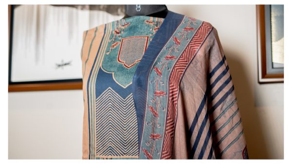 Azure Heritage – Handwoven Cotton Artistry - Image 3