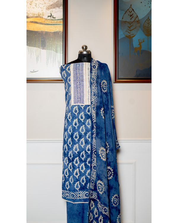 Celestial Indigo – Handwoven Cotton Serenity