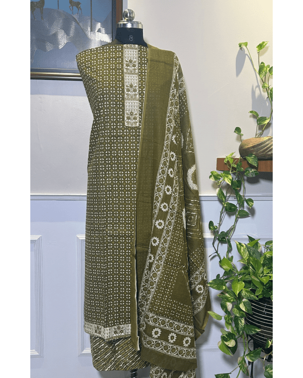 Mystic Olive – Pure Cotton Ethnic Ensemble